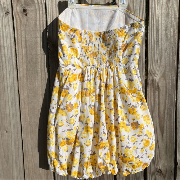 Pins and Needles Size L Yellow Floral Strapless Balloon lined Dress with Pockets - Picture 6 of 15
